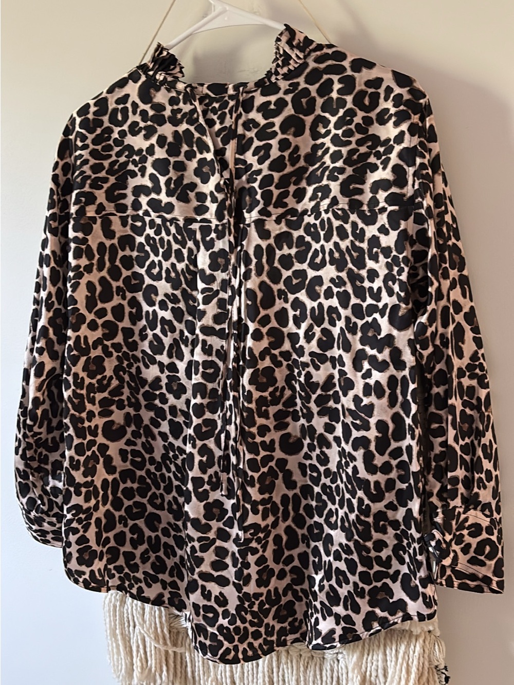 Nwt Wyse London Odette 100% Silk Button Down Shirt Blouse Leopard Print Size 0 — image 5 of 6